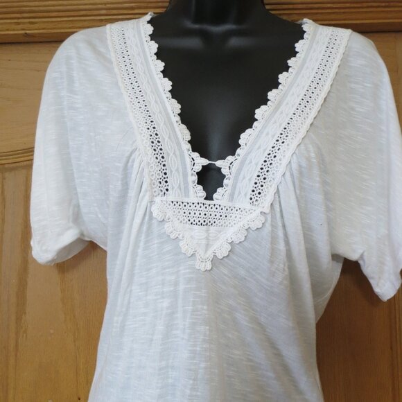 White light weight blouse by Full Tilt - Picture 4 of 9
